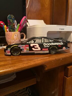 Vintage 2002 Dale Earnhardt SR 1/24 Scale NASCAR Car #3 Monte Carlo